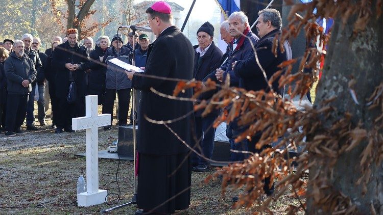 Biskup Ivan Šaško na Međunarodni dan ljudskih prava na zagrebačkom Mirogoju