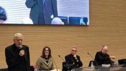 Książka została zaprezentowana 11 grudnia 2025 roku. Przemawiał m.in. ks. Federico Lombardi, przewodniczący Watykańskiej Fundacji Joseph Ratzinger – Benedykt XVI