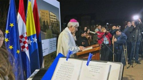 Biskup mons. Željko Majiić u banjolučkom predgrađu Petrićevac