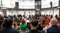 Папа Франциск при визитата му в римския затвор "Реджина Чели" на 7 април 2025