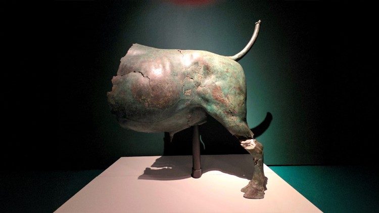 Toro colossale  frammentario (parte posteriore), V o nel IV secolo a.C. bronzo.. Musei capitlini