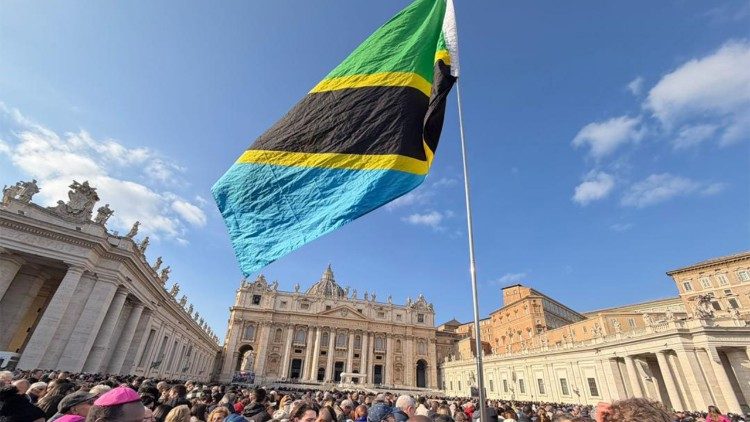 Mahujaji 49 kutoka Tanzania wameshiriki katika Ibada ya Misa Takatifu kwenye Kanisa kuu la Mtakatifu Petro mjini Vatican Dominika tarehe 14 Desemba 2025 