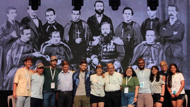 El Rector Mayor con los directores y los jóvenes de las casas salesianas en Argentina (ANS – Buenos Aires)