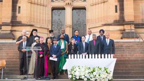 ርእሰ ሰበኻታት ሲድኒ ንግዳያት መጥቃዕቲ ቦንዳይ ናይ ልደት ብርሃን ምርኢት የወፍይ