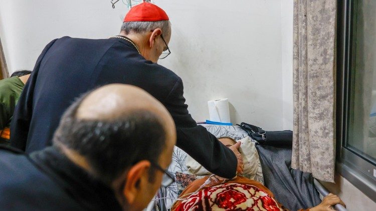 Il cardinale Pizzaballa in visita alla comunit&agrave; cattolica di Gaza