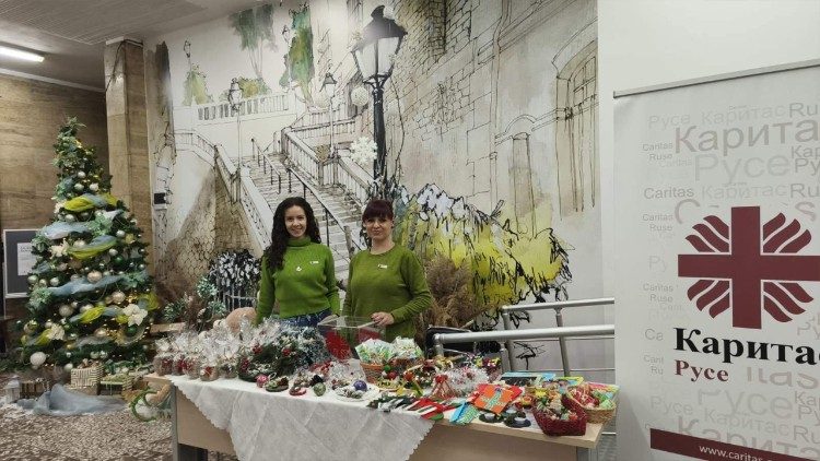 Коледен базар на Каритас Русе