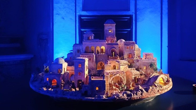 Un presepio allestito nella cappella di San Carlo Borromeo nel Palazzo Altemps