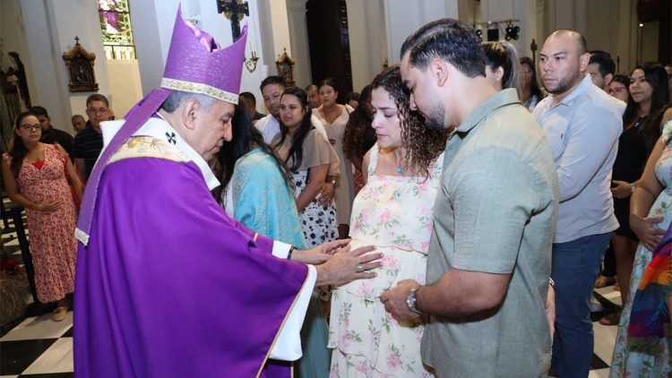 Bendici&oacute;n de la vida desde su concepci&oacute;n hasta su fin natural