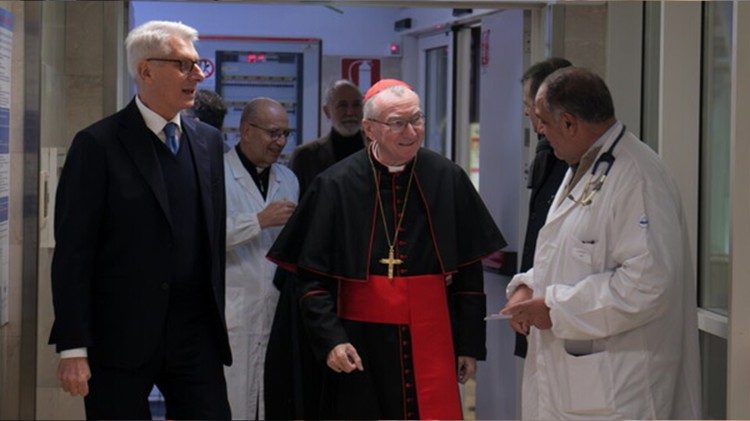 Cardinal Parolin visits the Bambino Ges&ugrave; Children's Hospital 