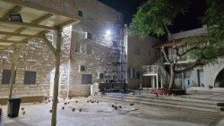 L'albero di Natale bruciato a Jenin