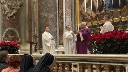 Kard. Krajewski na polskiej Mszy przy grobie św. Jana Pawła II