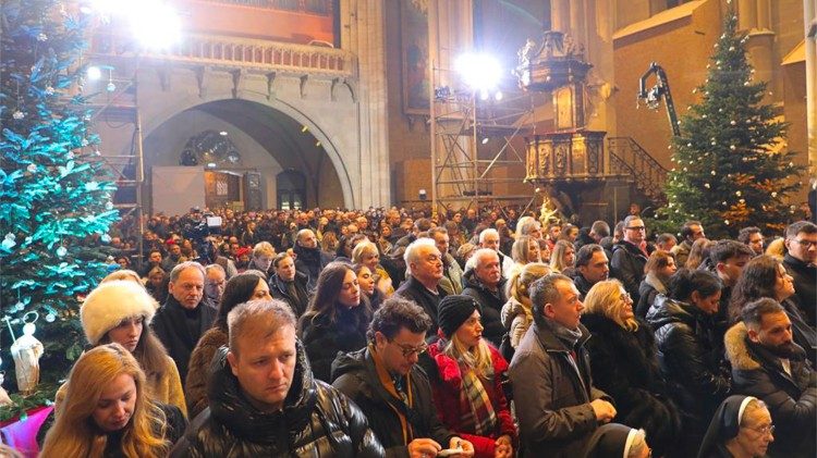 Ispunjena zagrebačka prvostolnica na Ponoćki  (TUZGN)