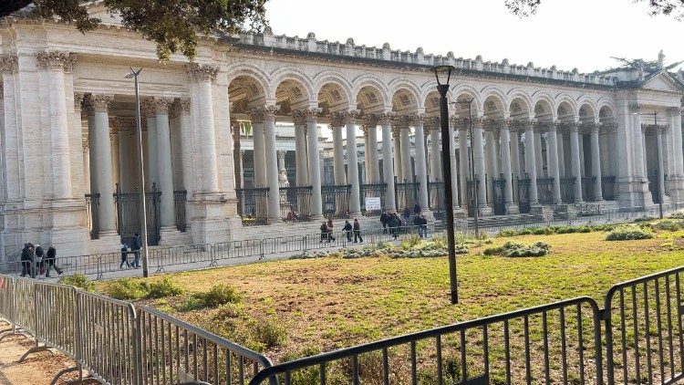 L'esterno della Basilica di San Paolo fuori le Mura