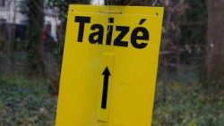 2025.12.30 Incontro europeo dei giovani di Taize a Parigi, con la partecipazione dei 1000 giovani ucraini