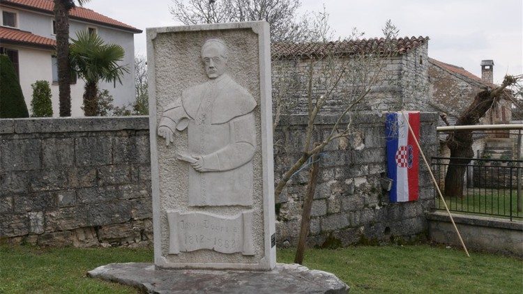 Reljef biskupa Dobrile ispred rodne kuće u Ježenju