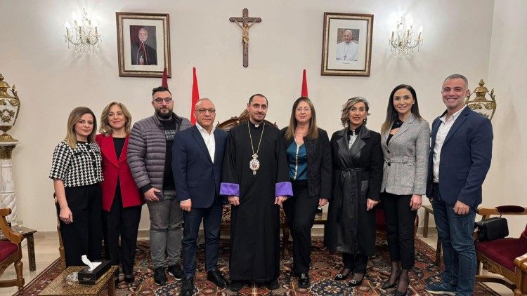 Համազգայինի Լիբանանի շրջանային վարչութեան շնորհաւորական այցելութիւնը Հայ Կաթողիկէ պատրիարքարան