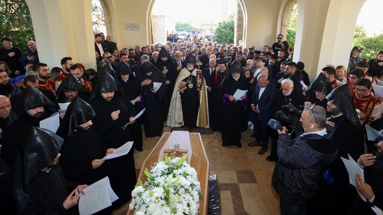 2025.02.05 Estrema unzione e riti di sepoltura mons. Koudjanian