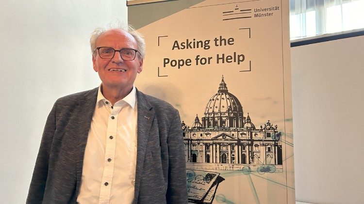 Prof. Hubert Wolf, press conference on the research project “Asking the Pope for Help”, German Embassy to the Holy See, 3.2.2025 (© Stefanie Stahlhofen Radio Vatican/Vatican News)