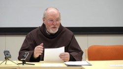 Predavanje p. Marjana Čudna OFM na temo: Vrnitev h koreninam - redovne zaobljube. Kako danes predstaviti kandidatu ideal in realnost?