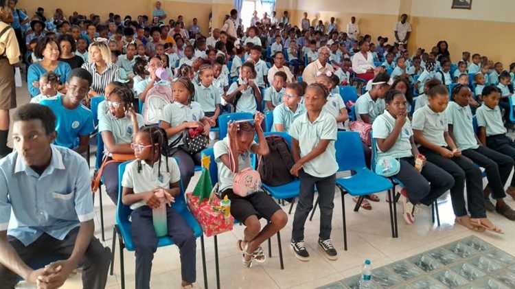 Escola admnistrada pelas religiosas do Amor de Deus