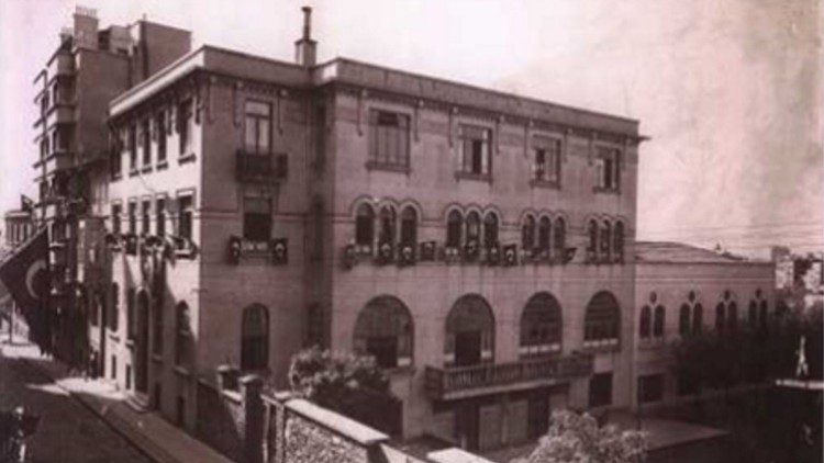 Պոլսոյ Մխիթարեան վարժարանի հիմնադրութեան 200 ամեակի տօնակատարութիւն