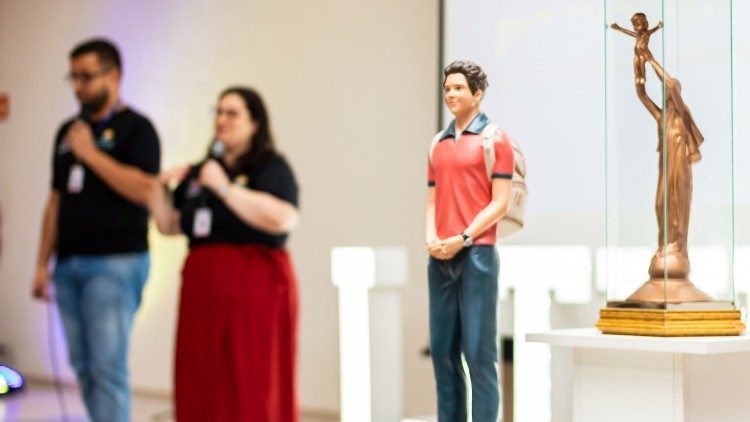 A intercessão da Mãe de Deus e do Beato Carlo Acutis