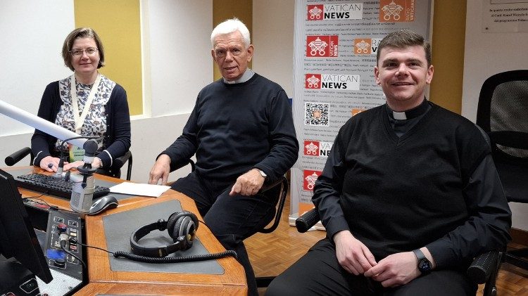 A gyulafehérvári zarándokokkal a stúdióban 