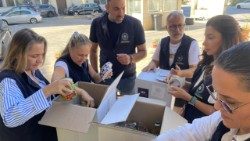 Przygotowywanie pomocy dla Libanu (Fundacja Redemptoris Missio)