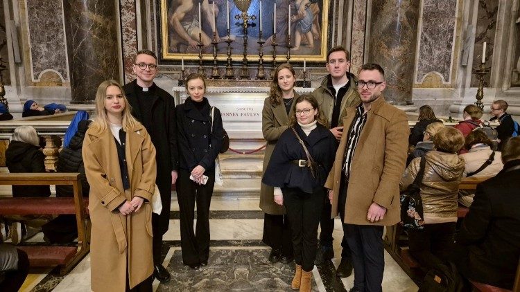 Studenci z Akademii Kultury Społecznej i Medialnej w Toruniu (ks. Marek Weresa)