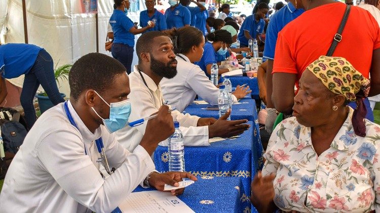 Atendimento gratuito aos doentes na Faculdade de Ciências de Saúde da UCM