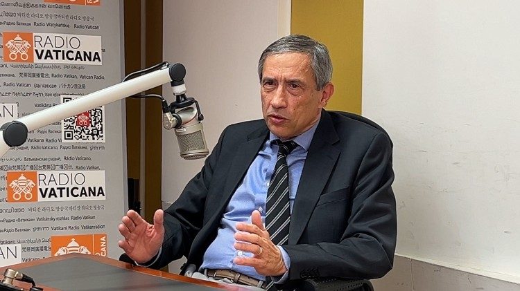 رئيس جامعة بيزا يتحدث عن ضرورة معارضة البحوث حول الأسلحة والالتزام لصالح السلام