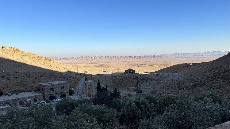 Il deserto del Qalamun alle pendici del monstero