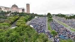 Cerca de 90 mil participam da Romaria do Terço dos Homens no Santuário Aparecida (Thiago Leon)