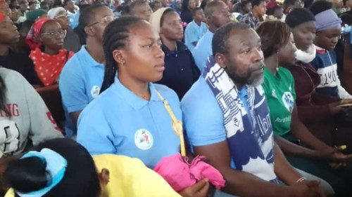 Cameroun: 4 000 jeunes de Yaoundé envoyés en mission comme pèlerins de l’espérance
