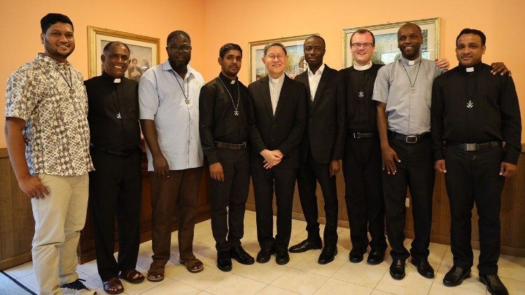 Holy Cross Missionaries headed for Papua New Guinea pose for a photo with Cardinal Luis Antonio Tagle, Pro-Prefect of the Dicastery for Evangelization