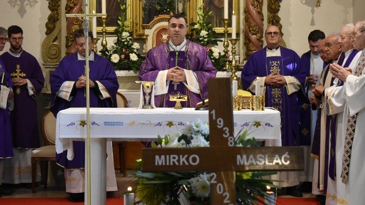 Dubrovački biskup Roko Glasnović na misi zadušnici u crkvi sv. Ilara u Mlinima  (Foto: Tea Kuzek Marević)
