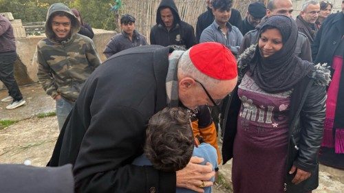Tra polvere e lacrime, Czerny visita i rifugiati siriani in Libano: il Papa piange con voi
