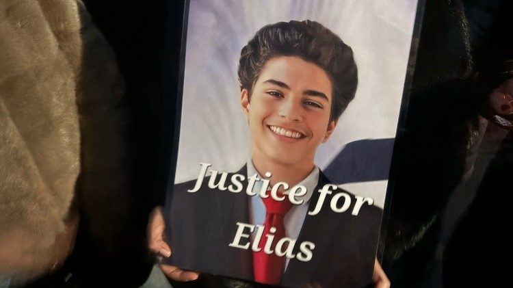 La foto di Elias Khoury portata dalla mamma Mireille