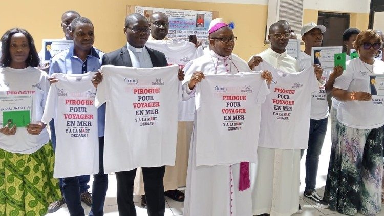 Quelques migrants qui bénéficieront du soutien de la part du projet d'aide à la réinsertion socio-économique des migrants ivoiriens de retour de Tunisie.