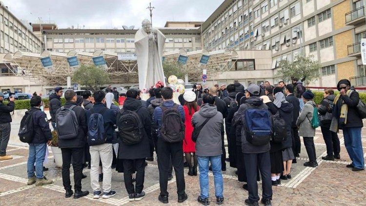 2025.02.25 Vietnamiti a Gemelli