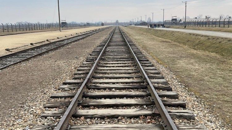 Źródłem konfliktu jest migracja Żydów do Ziemi Świętej pod wpływem europejskiego antysemityzmu