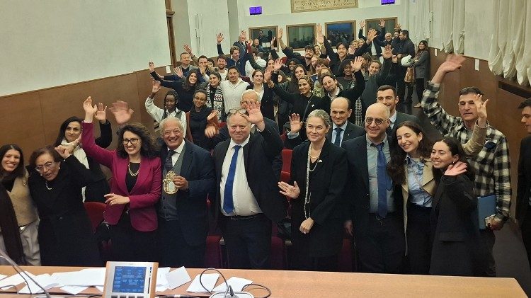 Meaning Meets Us - Foto finale