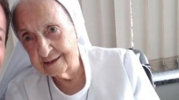 s. Inah Canabarro Lucas - najstarsza osoba na świecie