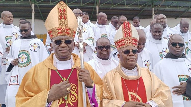 Mgr Richard Kazadi Kamba, évêque de Kolwezi, lors de l’ouverture du premier synode diocésain de Kolwezi (RD Congo) du 6 au 12 janvier 2025.