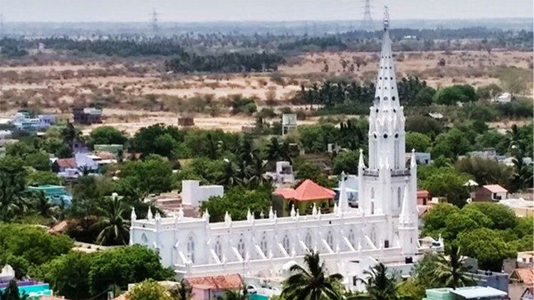 கள்ளிகுளம் அதிசய பனிமாதா ஆலயம்