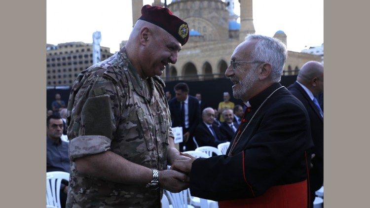 Ամենապատիւ Հոգեւոր Տէրը զօր. Աունի հետ