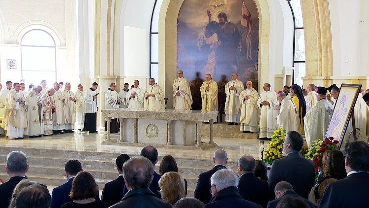 Kanisa la Ubatizo wa Bwana, ni eneo lenye umuhimu wa pekee kabisa, kwani hapa ni kielelezo cha mateso na dhambi za binadamu; mahali ambapo mbingu na dunia zilifunguka, sasa watu wanahimizwa kuombea amani. 