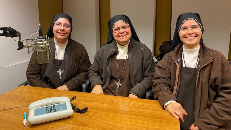 Na conversa com as irmãs Janaine, Nadir e Catiane. 