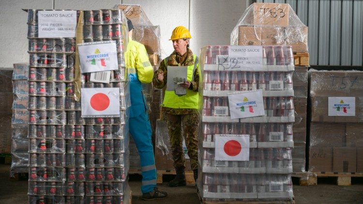 Gli aiuti umanitari destinati alla popolazione di Gaza