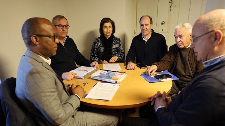 P. José Eduardo Afonso, em reunião com membros do SNEC - Secretáriado Nacional de Educação Cristã, da CEP